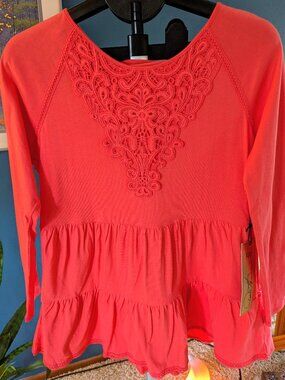 DG2 DIANE GILMAN TOP NEW MEDIUM!